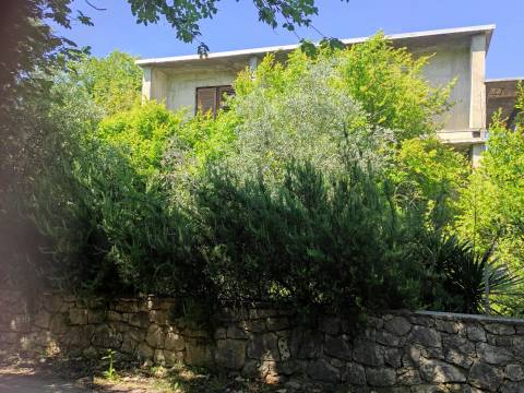 Rab, Kampor obiteljska kuća sa 500m2 građevinskog zemljišta