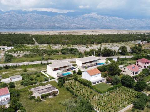 Rtina, Ražanac, 207,91m2