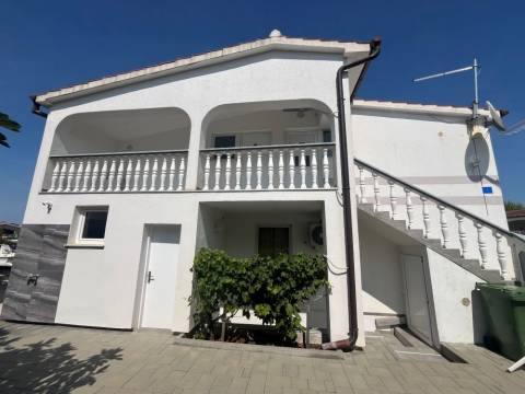 Vir, apartman 200m do mora u TOP stanju