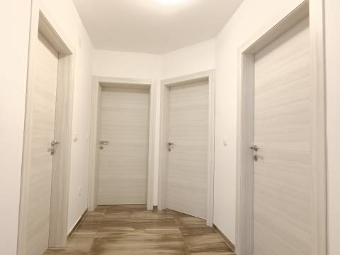 Lovran - prekrasan 4 sobni stan s pogledom na more i bazenom