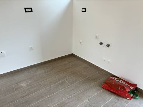 Kastav - kuća u nizu s garažom, terasom i vrtom