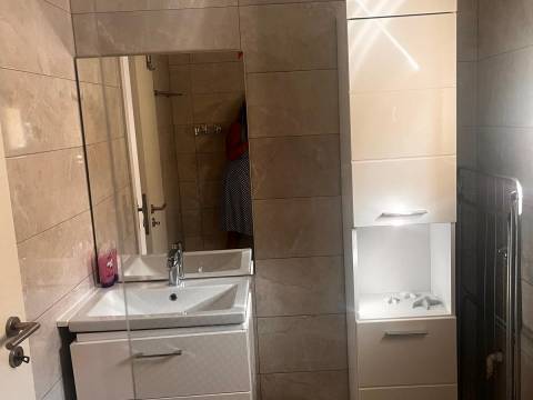 Vir, južna strana kuća sa 2 apartmana 280m do mora