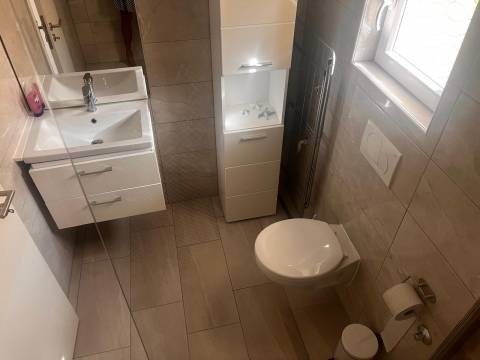 Vir, južna strana kuća sa 2 apartmana 280m do mora