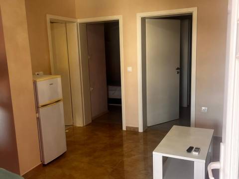 Vir, južna strana kuća sa 2 apartmana 280m do mora
