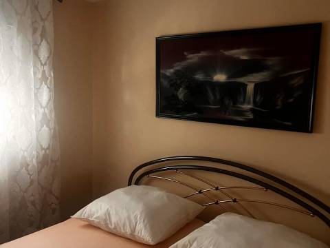 Vir, južna strana kuća sa 2 apartmana 280m do mora