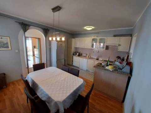 Novi Vinodolski, 360m2