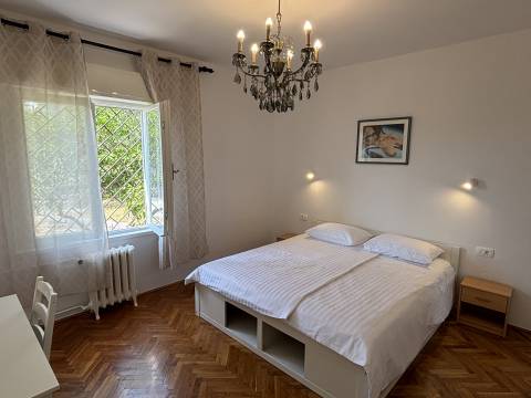 Stan u Ičićima, 104.00 m2, 200 metara od mora s prekrasnim pogledom na Kvarner (iznajmljivanje)