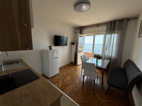 Stan u Ičićima, 104.00 m2, 200 metara od mora s prekrasnim pogledom na Kvarner (iznajmljivanje)