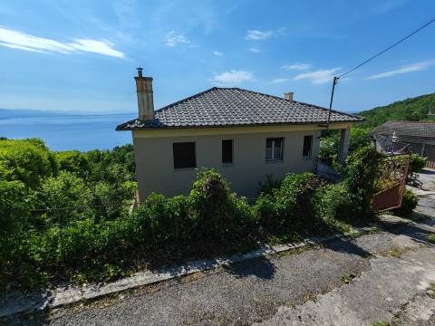 Matulji, Bregi, samostojeća kuća s dva odvojena stana