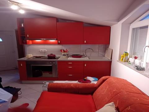 Privlaka prodaje se stan, 32,45 m² blizu mora