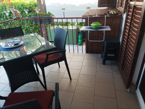Obnovljen apartman u prizemlju!