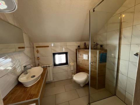 Vir, južna strana apartman E4, 180m od mora