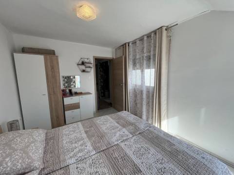 Vir, južna strana apartman E4, 180m od mora