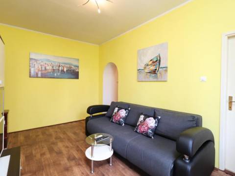 Stan: Opatija, 50 m od šetnice, 1s+db, novouređeno