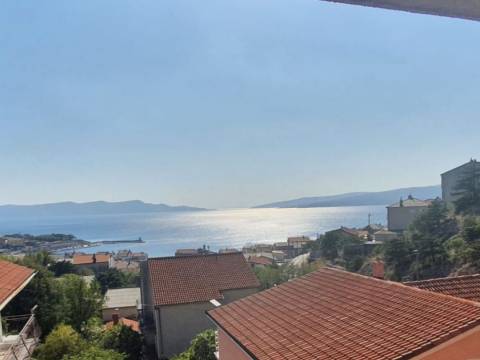 Senj, kuća sa 6 apartmana, podzemni parking