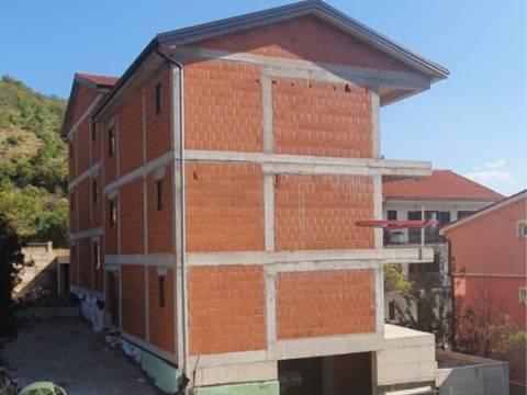Senj, kuća sa 6 apartmana, podzemni parking