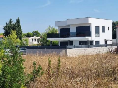 Vir, modern House with swimming pool, your oasis for vacation