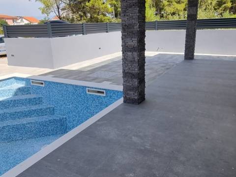 Vir, modern House with swimming pool, your oasis for vacation