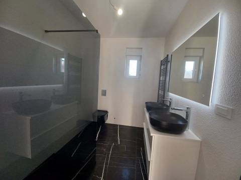 Vir, modern House with swimming pool, your oasis for vacation