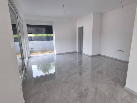 Vir, modern House with swimming pool, your oasis for vacation