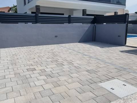 Vir, modern House with swimming pool, your oasis for vacation