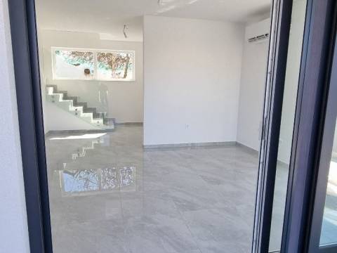 Vir, modern House with swimming pool, your oasis for vacation