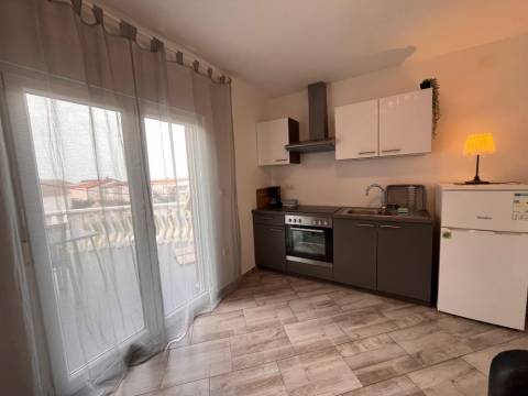 Vir, moderan apartman E2 u blizini mora i sadržaja