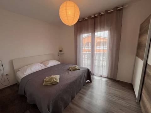 Vir, moderan apartman E2 u blizini mora i sadržaja