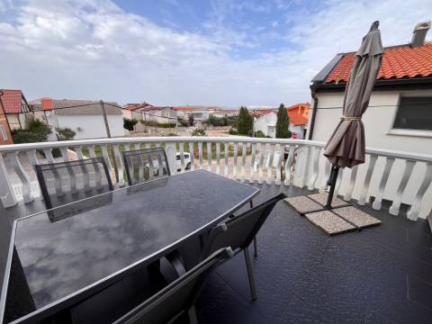Vir, moderan apartman E2 u blizini mora i sadržaja