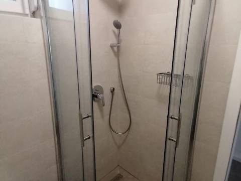 Privlaka, kuća u nizu 250m do mora i centra
