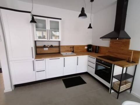 Privlaka, kuća u nizu 250m do mora i centra