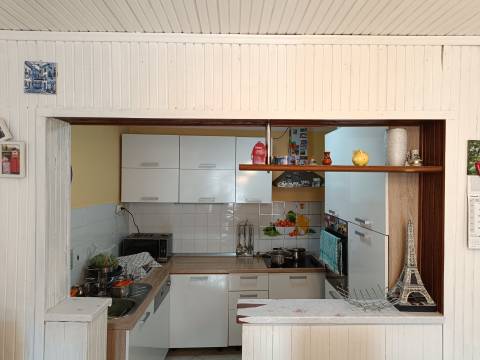 Rukavac - prilika, kuća s malom okućnicom i garaža sa podrumom