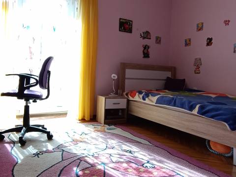 Rukavac - prilika, kuća s malom okućnicom i garaža sa podrumom