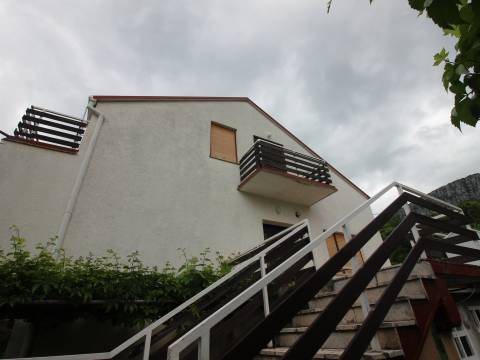 BRIBIR - KUĆA S 4 STAMBENE JEDINICE