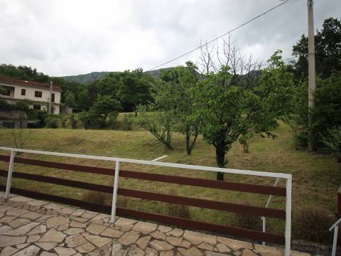 BRIBIR - KUĆA S 4 STAMBENE JEDINICE
