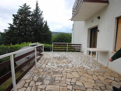 BRIBIR - KUĆA S 4 STAMBENE JEDINICE