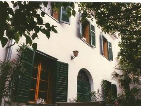 Novi Vinodolski - autohtona primorska kuća