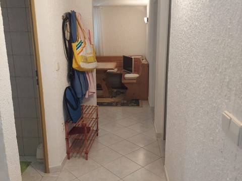Vir, kuća 2 apartmana, 2 garaže i velika okućnica