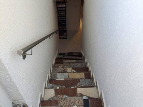 Vir, kuća 2 apartmana, 2 garaže i velika okućnica