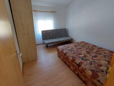 Vir, kuća 2 apartmana, 2 garaže i velika okućnica