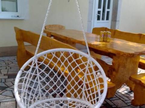 Kuća u centru Novog Vinodolskog sa parkirnim mjestom