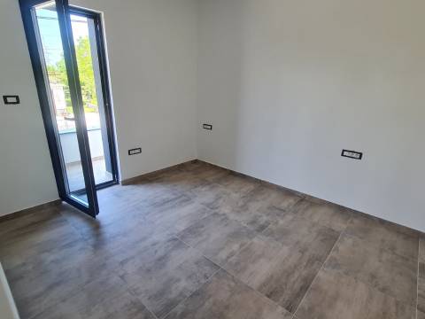 Marinići - dvoetažni stan s posebnim ulazom - novogradnja