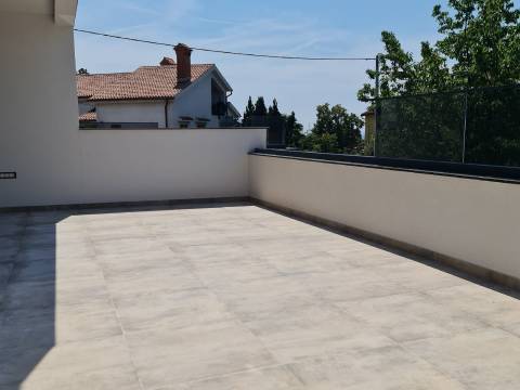 Marinići - dvoetažni stan s posebnim ulazom - novogradnja