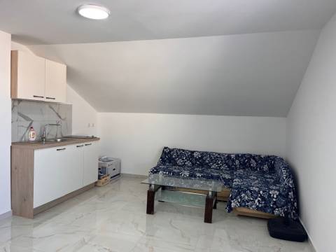 Vir, house with 2 apartments and pool south side near sea