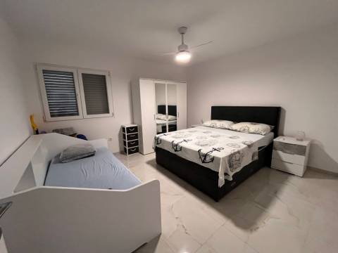 Vir, house with 2 apartments and pool south side near sea