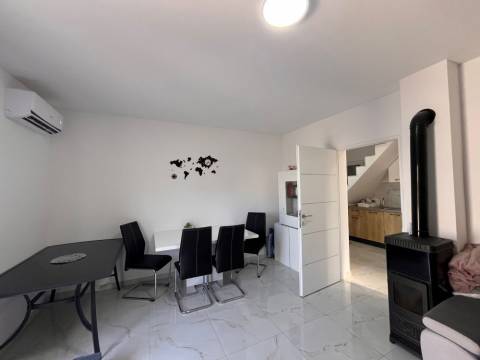 Vir, house with 2 apartments and pool south side near sea