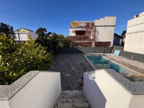 Vir, house with 2 apartments and pool south side near sea