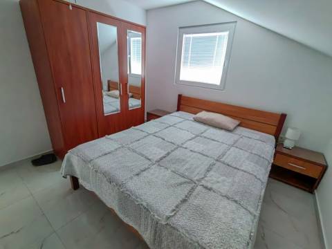 Vir, house with 2 apartments and pool south side near sea