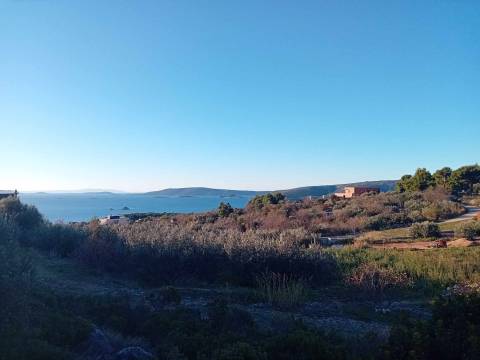Seget Donji building land 941 m² with sea view