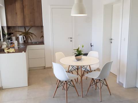 Vir - south side, house with 4 apartments, 200m to the sea